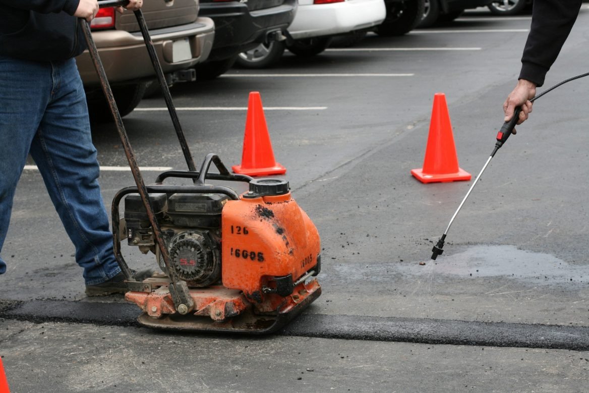 Affordable Parking Lot Maintenance Services In Redlands, CA